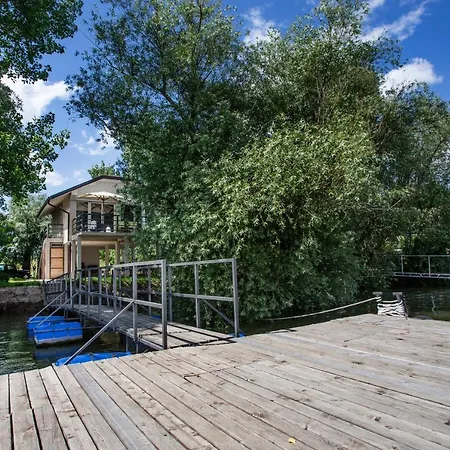 Villa River House Grana