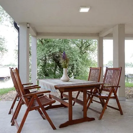 Villa River House Grana *