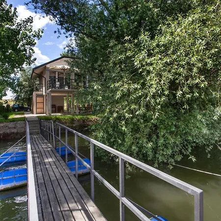 Villa River House Grana *