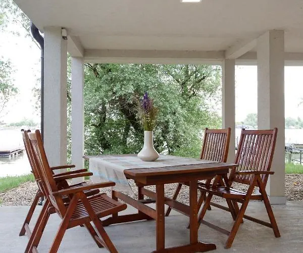 Villa River House Grana *