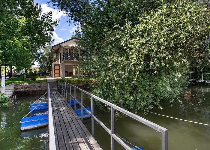 Vila River House Grana *